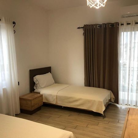 Vila Ilo Hotel Tushemisht Kültér fotó