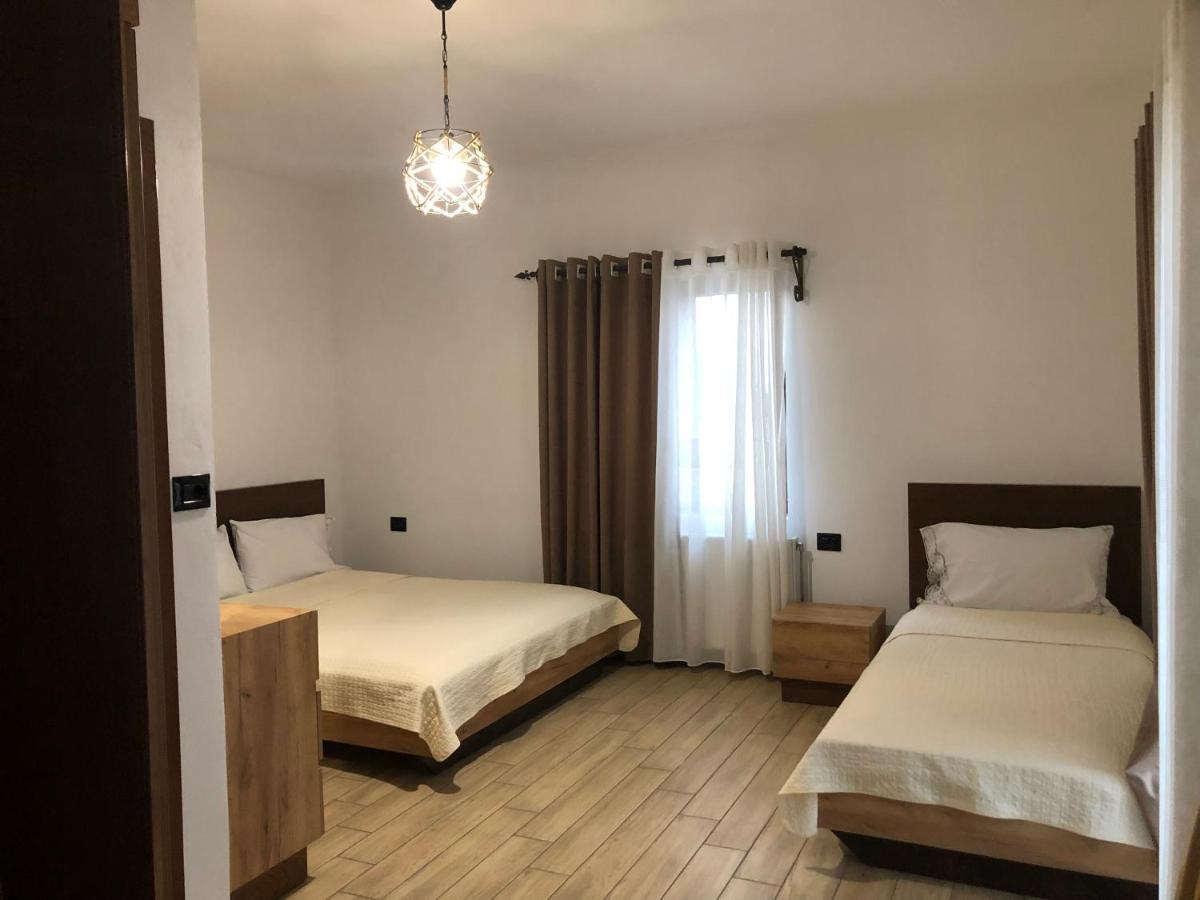 Vila Ilo Hotel Tushemisht Kültér fotó